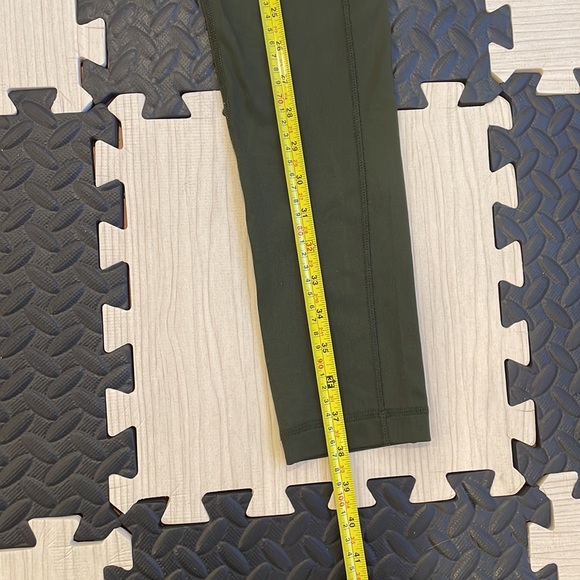Z by Zella army green capri legging with zipper on right leg. Size Small. - Picture 4 of 8